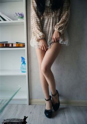 年轻的女老师在线观看_剧情片在线播放观看